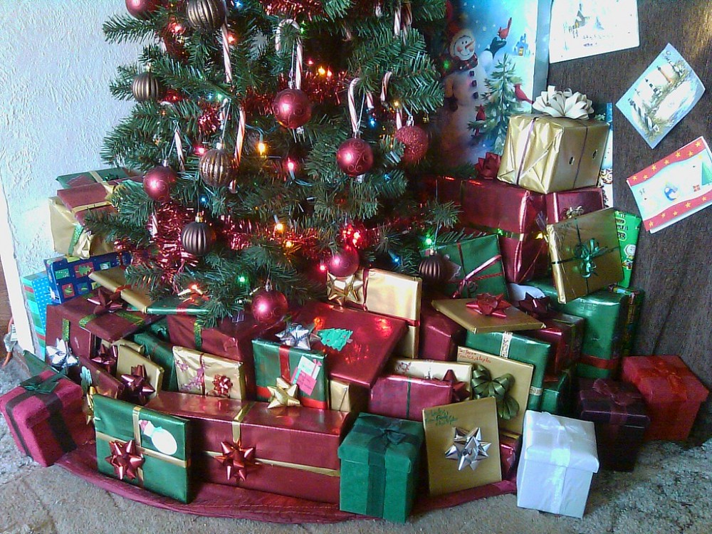 Коледни подаръци: Какво да подарим на различните зодии?